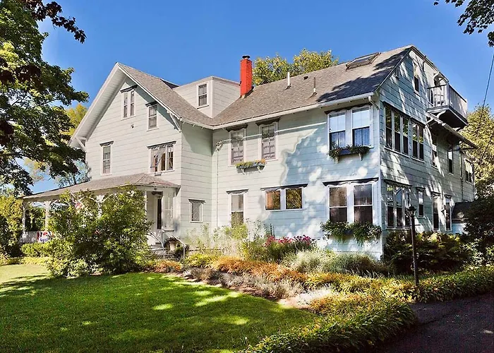 The Elmhurst Inn
