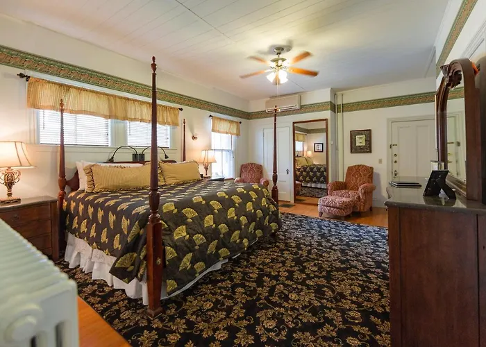 The Elmhurst Inn