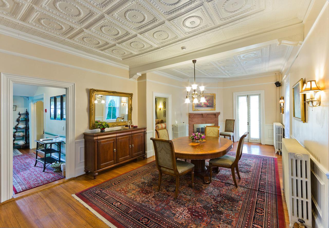 The Elmhurst Bed and breakfast 3*