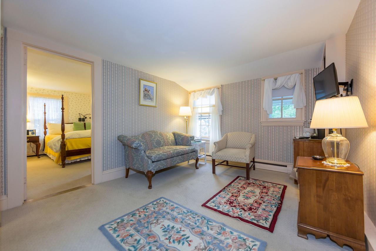 The Elmhurst Bed & Breakfast 3*