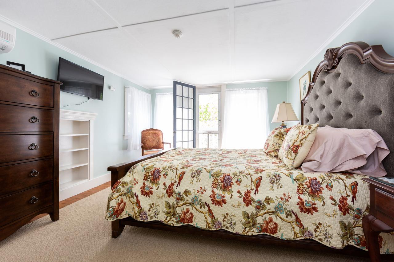 The Elmhurst Bed & Breakfast 3*